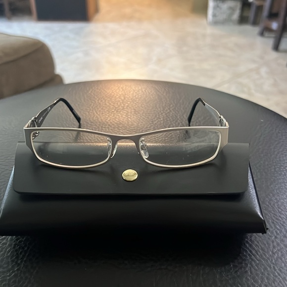 CHANEL “frames” - Picture 8 of 14